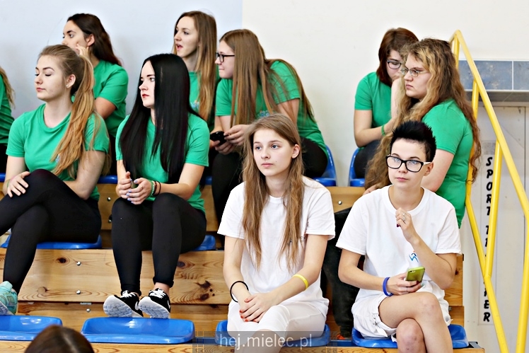 FOOTBAL CHALLENGE - inauguracja projektu #LEPIEJ GRAĆ NIŻ ĆPAĆ!