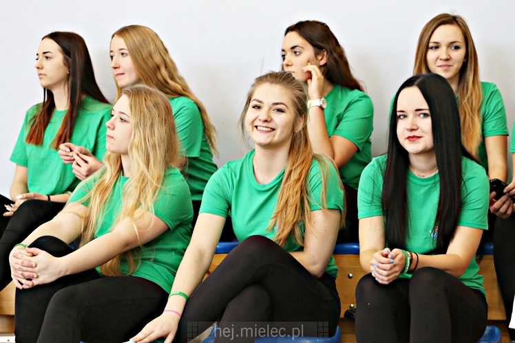 FOOTBAL CHALLENGE - inauguracja projektu #LEPIEJ GRAĆ NIŻ ĆPAĆ!