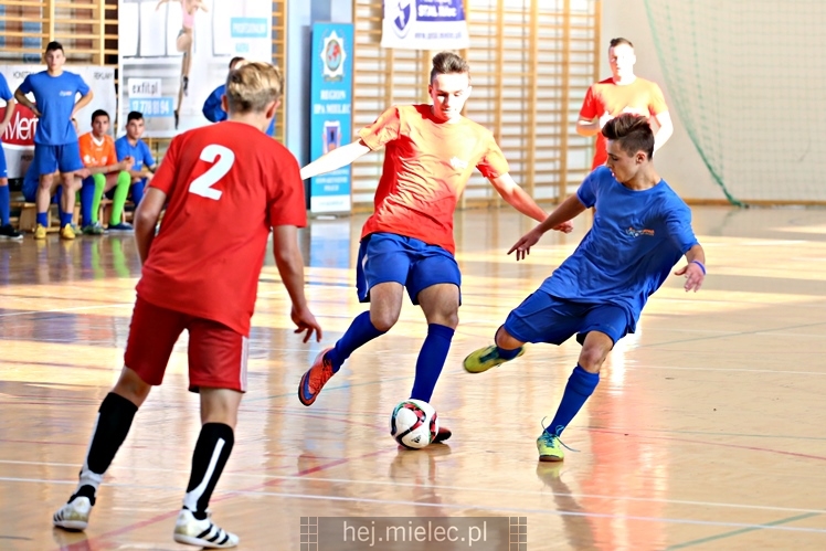 FOOTBAL CHALLENGE - inauguracja projektu #LEPIEJ GRAĆ NIŻ ĆPAĆ!
