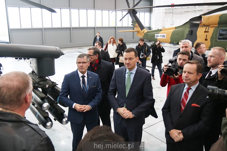 Wicepremier Mateusz Morawiecki oglądał PZL Mielec, w tle sprawa śmigłowców dla wojska
