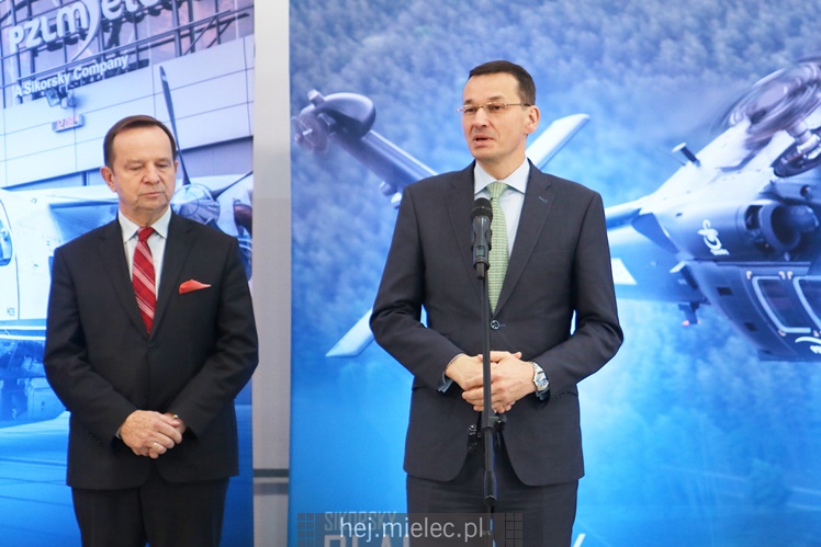 Wicepremier Mateusz Morawiecki oglądał PZL Mielec, w tle sprawa śmigłowców dla wojska