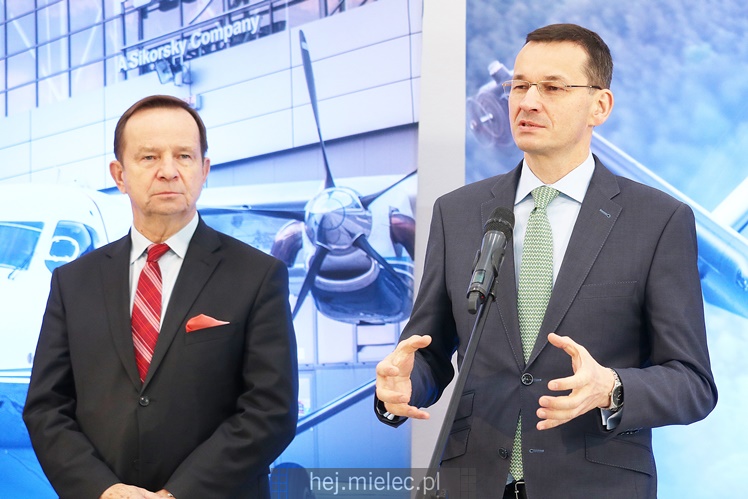 Wicepremier Mateusz Morawiecki oglądał PZL Mielec, w tle sprawa śmigłowców dla wojska