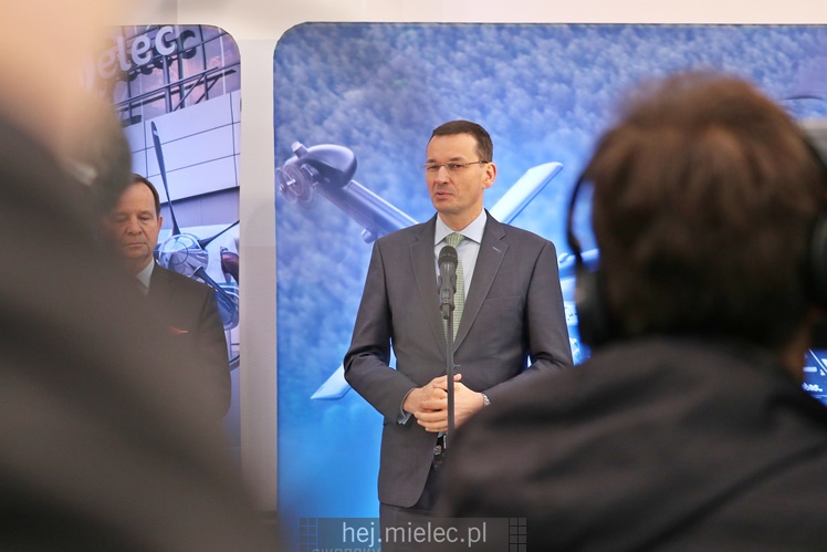 Wicepremier Mateusz Morawiecki oglądał PZL Mielec, w tle sprawa śmigłowców dla wojska
