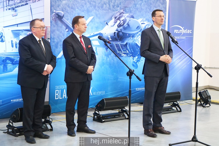 Wicepremier Mateusz Morawiecki oglądał PZL Mielec, w tle sprawa śmigłowców dla wojska