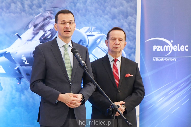 Wicepremier Mateusz Morawiecki oglądał PZL Mielec, w tle sprawa śmigłowców dla wojska