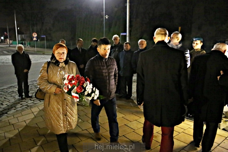 Wręczenie medali oraz statuetek ?PIECZĘĆ ZASŁUG OBYWATELSKICH? i śpiewanki historyczne