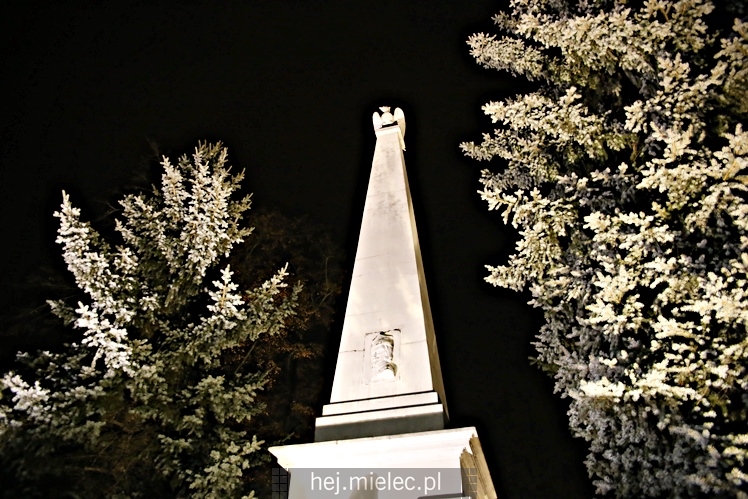 Wręczenie medali oraz statuetek ?PIECZĘĆ ZASŁUG OBYWATELSKICH? i śpiewanki historyczne