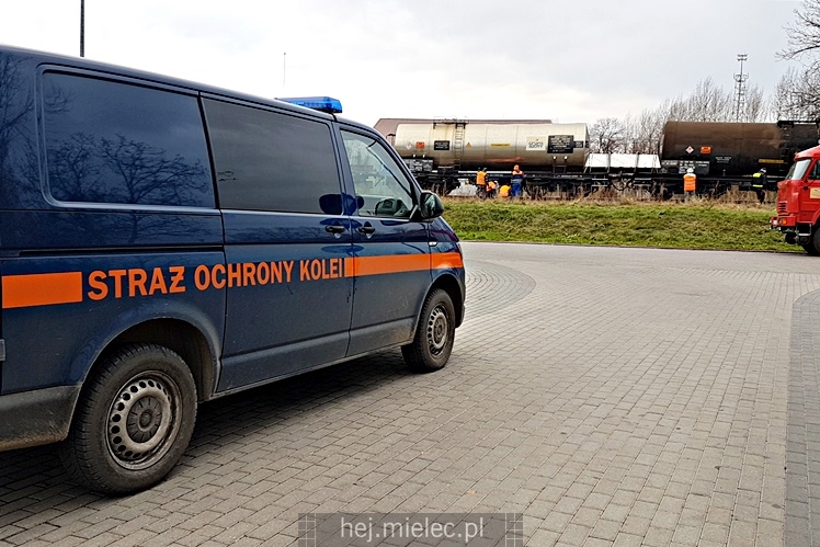 Pociąg wykoleił się tuż przed stacją PKP