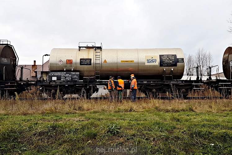 Pociąg wykoleił się tuż przed stacją PKP