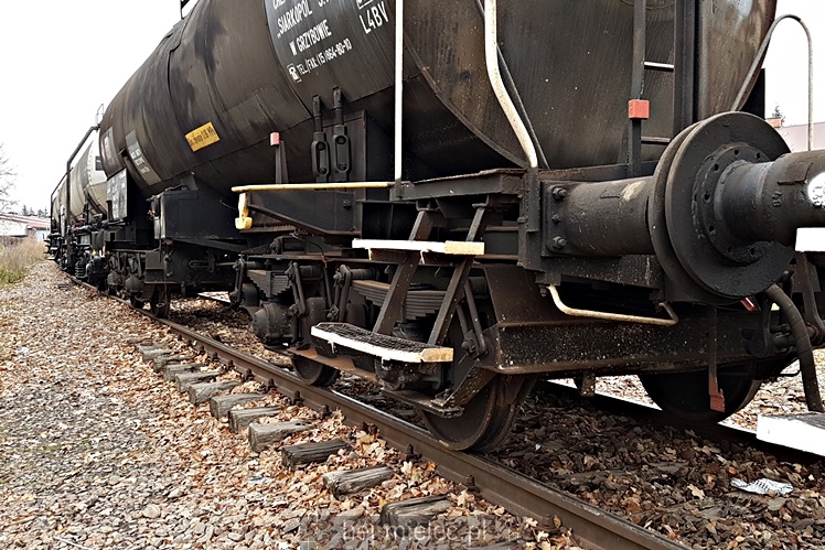 Pociąg wykoleił się tuż przed stacją PKP