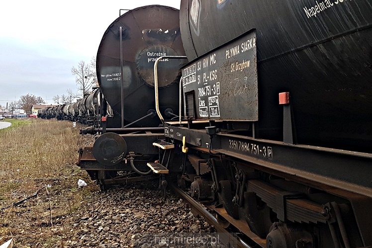 Pociąg wykoleił się tuż przed stacją PKP