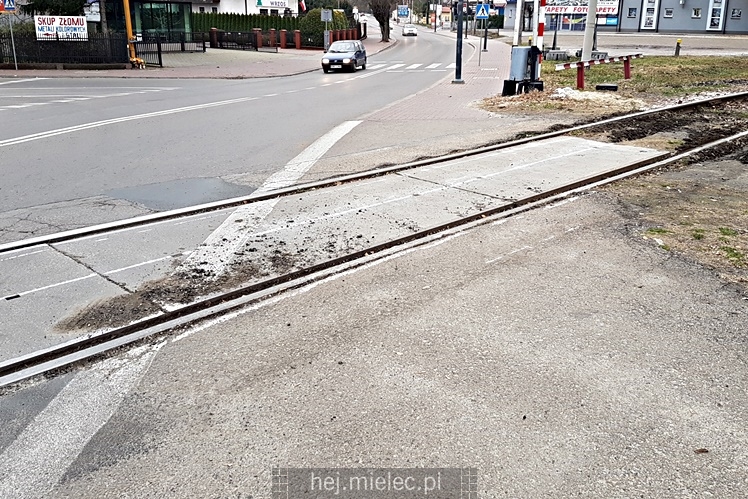 Pociąg wykoleił się tuż przed stacją PKP