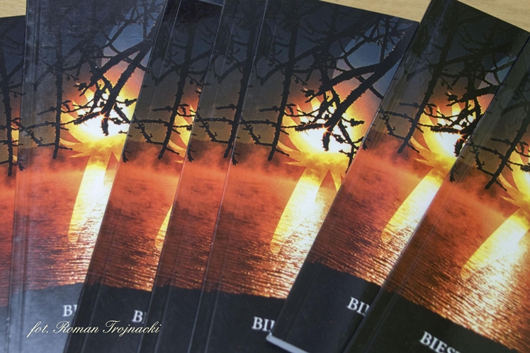 Mirosław Welz promował w Mielcu tomik poezji ?Pestki?