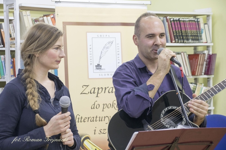 Mirosław Welz promował w Mielcu tomik poezji ?Pestki?