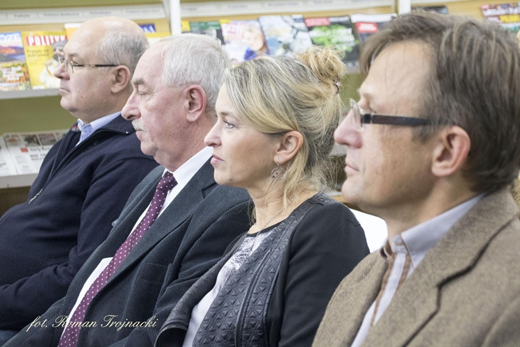 Mirosław Welz promował w Mielcu tomik poezji ?Pestki?