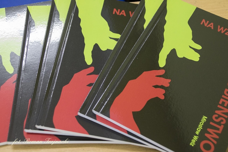 Mirosław Welz promował w Mielcu tomik poezji ?Pestki?