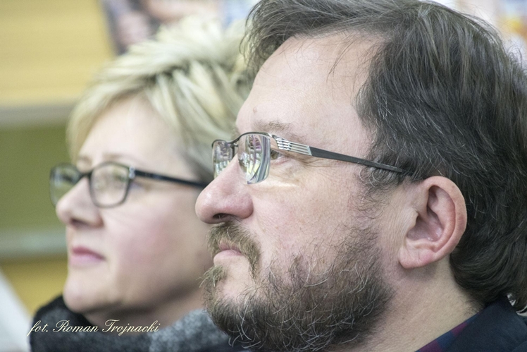 Mirosław Welz promował w Mielcu tomik poezji ?Pestki?