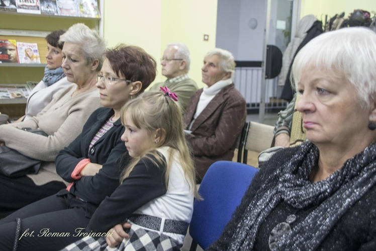 Mirosław Welz promował w Mielcu tomik poezji ?Pestki?