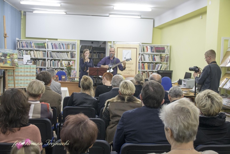 Mirosław Welz promował w Mielcu tomik poezji ?Pestki?