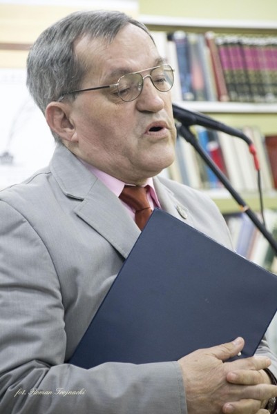 Mirosław Welz promował w Mielcu tomik poezji ?Pestki?