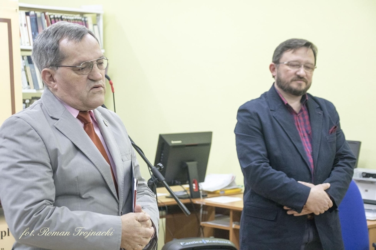 Mirosław Welz promował w Mielcu tomik poezji ?Pestki?