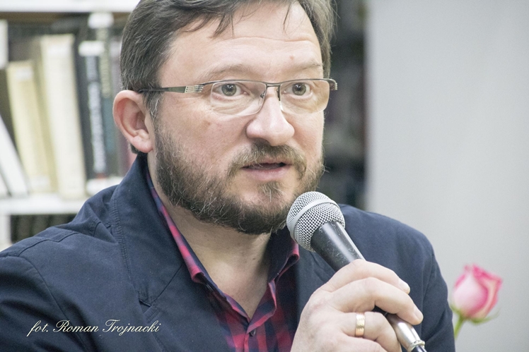 Mirosław Welz promował w Mielcu tomik poezji ?Pestki?