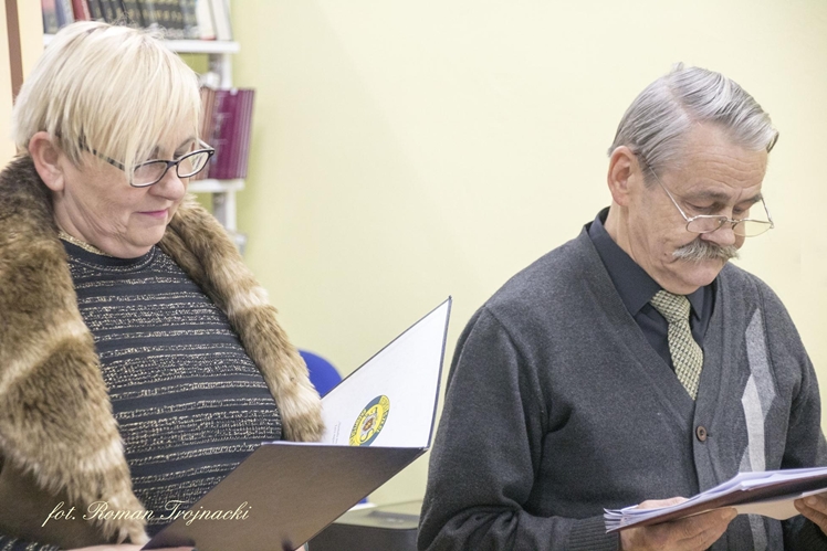 Mirosław Welz promował w Mielcu tomik poezji ?Pestki?