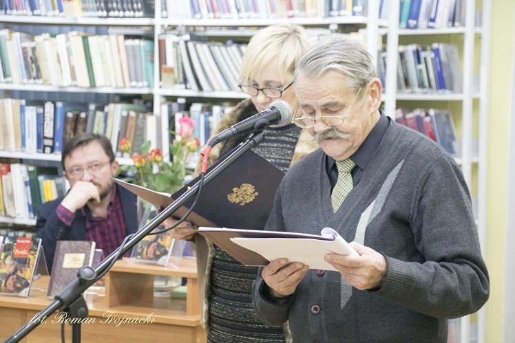 Mirosław Welz promował w Mielcu tomik poezji ?Pestki?