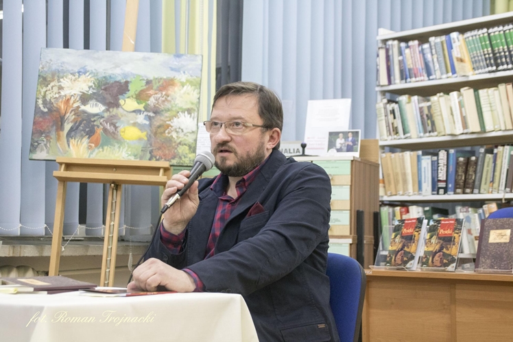 Mirosław Welz promował w Mielcu tomik poezji ?Pestki?