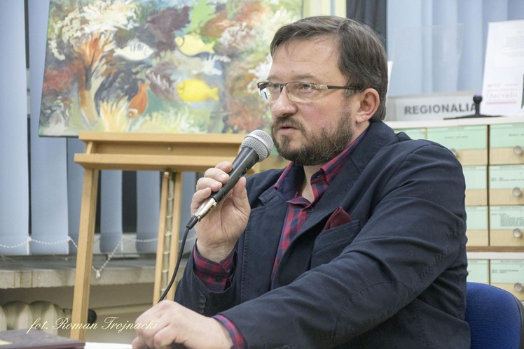 Mirosław Welz promował w Mielcu tomik poezji ?Pestki?