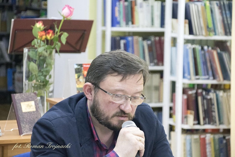 Mirosław Welz promował w Mielcu tomik poezji ?Pestki?