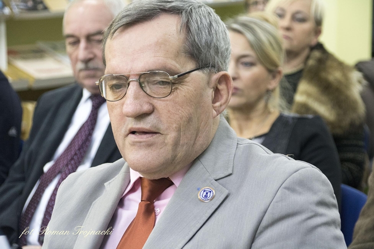 Mirosław Welz promował w Mielcu tomik poezji ?Pestki?