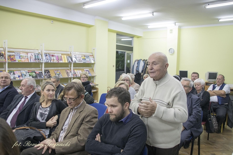 Mirosław Welz promował w Mielcu tomik poezji ?Pestki?