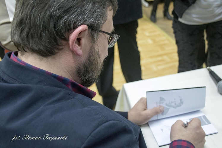 Mirosław Welz promował w Mielcu tomik poezji ?Pestki?