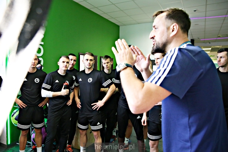 Trening funkcjonalny piłkarzy FKS Stal Mielec w JOY Fitness Club