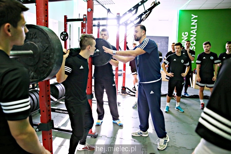 Trening funkcjonalny piłkarzy FKS Stal Mielec w JOY Fitness Club