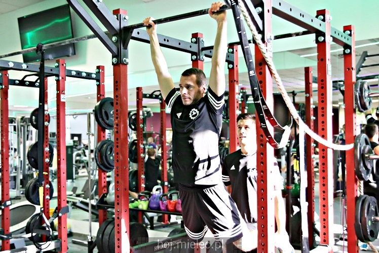 Trening funkcjonalny piłkarzy FKS Stal Mielec w JOY Fitness Club