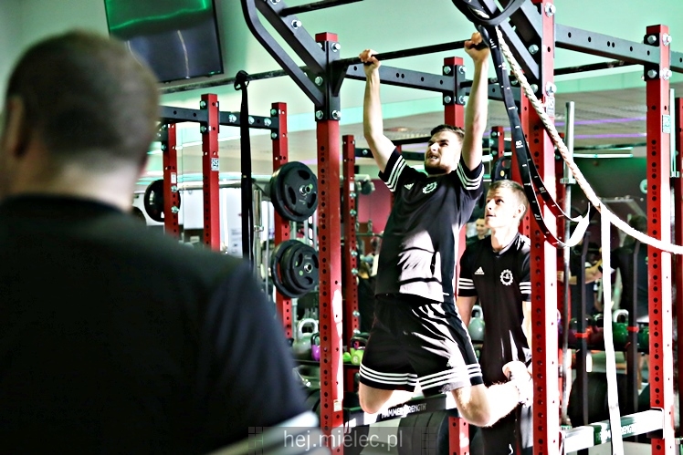 Trening funkcjonalny piłkarzy FKS Stal Mielec w JOY Fitness Club