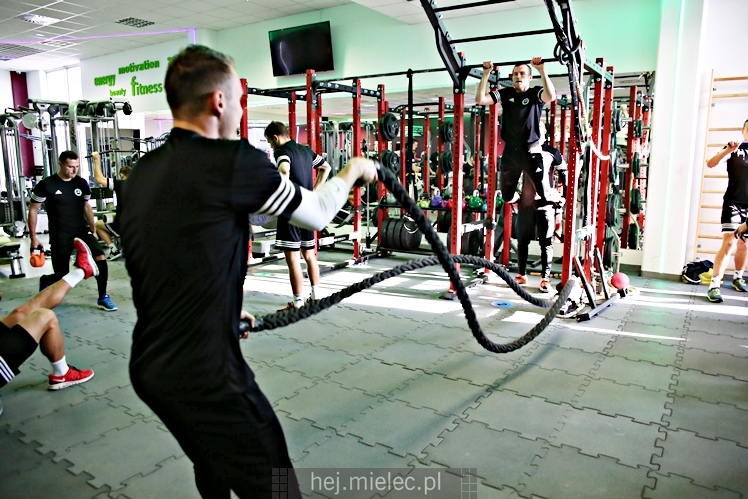 Trening funkcjonalny piłkarzy FKS Stal Mielec w JOY Fitness Club