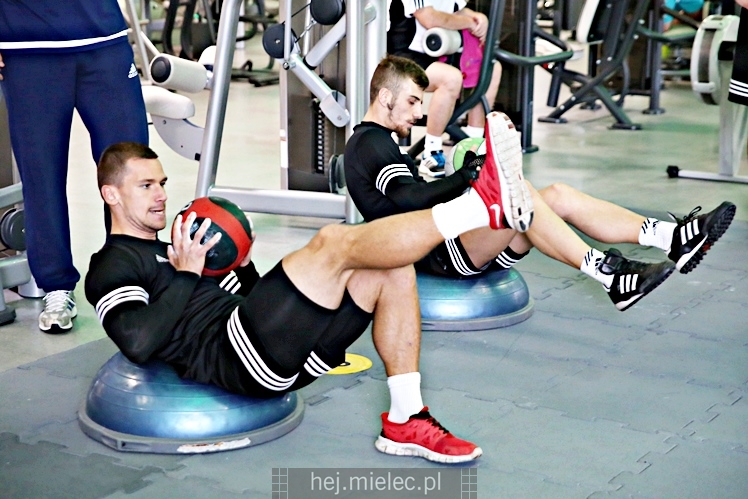 Trening funkcjonalny piłkarzy FKS Stal Mielec w JOY Fitness Club