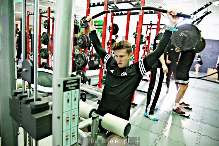 Trening funkcjonalny piłkarzy FKS Stal Mielec w JOY Fitness Club