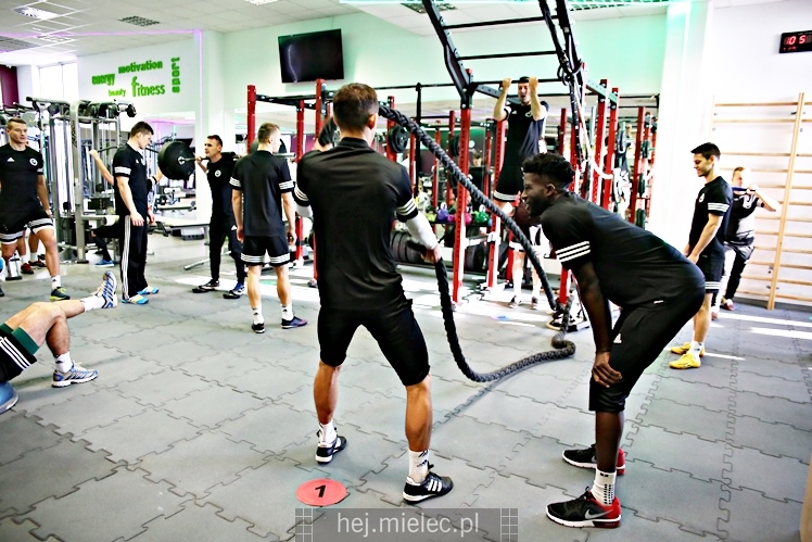Trening funkcjonalny piłkarzy FKS Stal Mielec w JOY Fitness Club