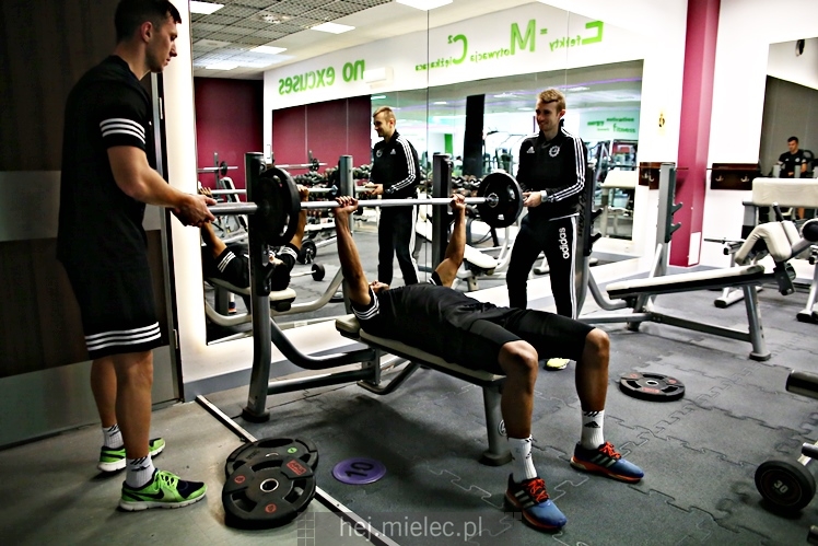 Trening funkcjonalny piłkarzy FKS Stal Mielec w JOY Fitness Club