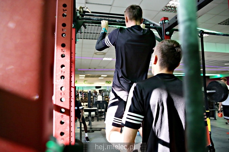 Trening funkcjonalny piłkarzy FKS Stal Mielec w JOY Fitness Club
