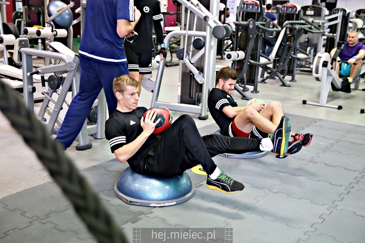 Trening funkcjonalny piłkarzy FKS Stal Mielec w JOY Fitness Club