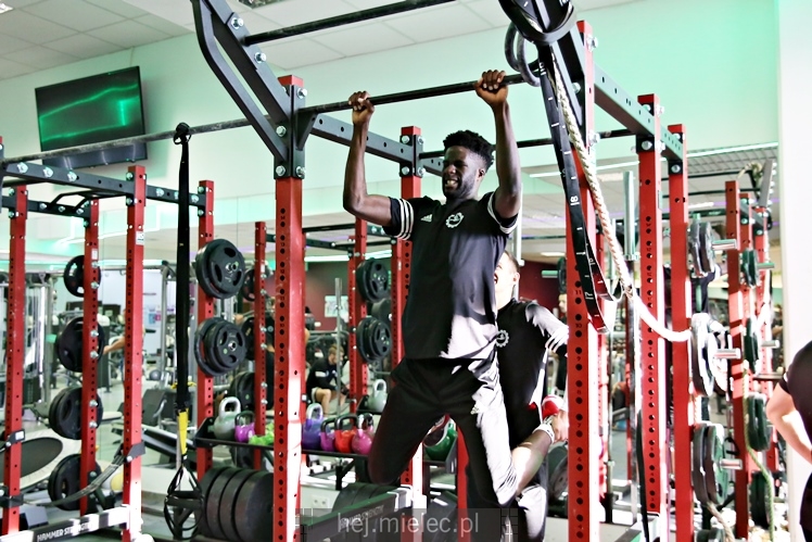 Trening funkcjonalny piłkarzy FKS Stal Mielec w JOY Fitness Club