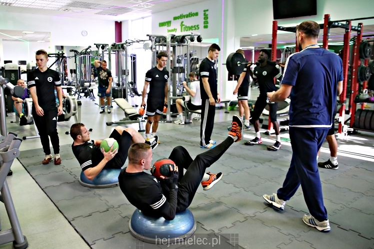 Trening funkcjonalny piłkarzy FKS Stal Mielec w JOY Fitness Club