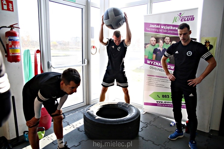 Trening funkcjonalny piłkarzy FKS Stal Mielec w JOY Fitness Club