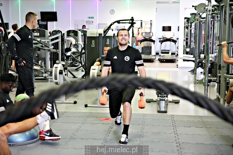 Trening funkcjonalny piłkarzy FKS Stal Mielec w JOY Fitness Club