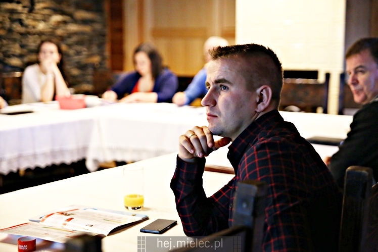 Śniadanie Kubka Biznesu z prelekcją ?Jak kupić samochód do firmy i nie stracić?